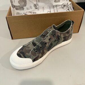 Camouflage Slip-On Sneakers Size 8 by Sbicca